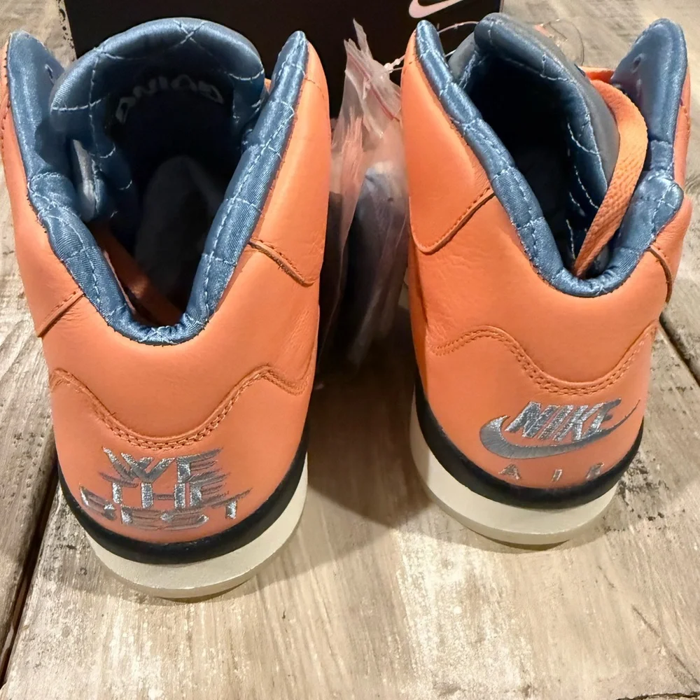 Jordan Athletic Shoes in Orange and Gray - Picture 4 of 6